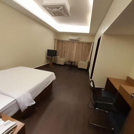 דאהקה Richmond Hotel & Suites מראה חיצוני תמונה