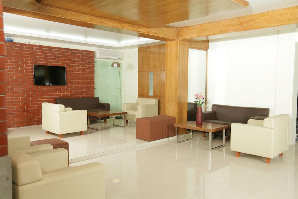 דאהקה Richmond Hotel & Suites מראה חיצוני תמונה