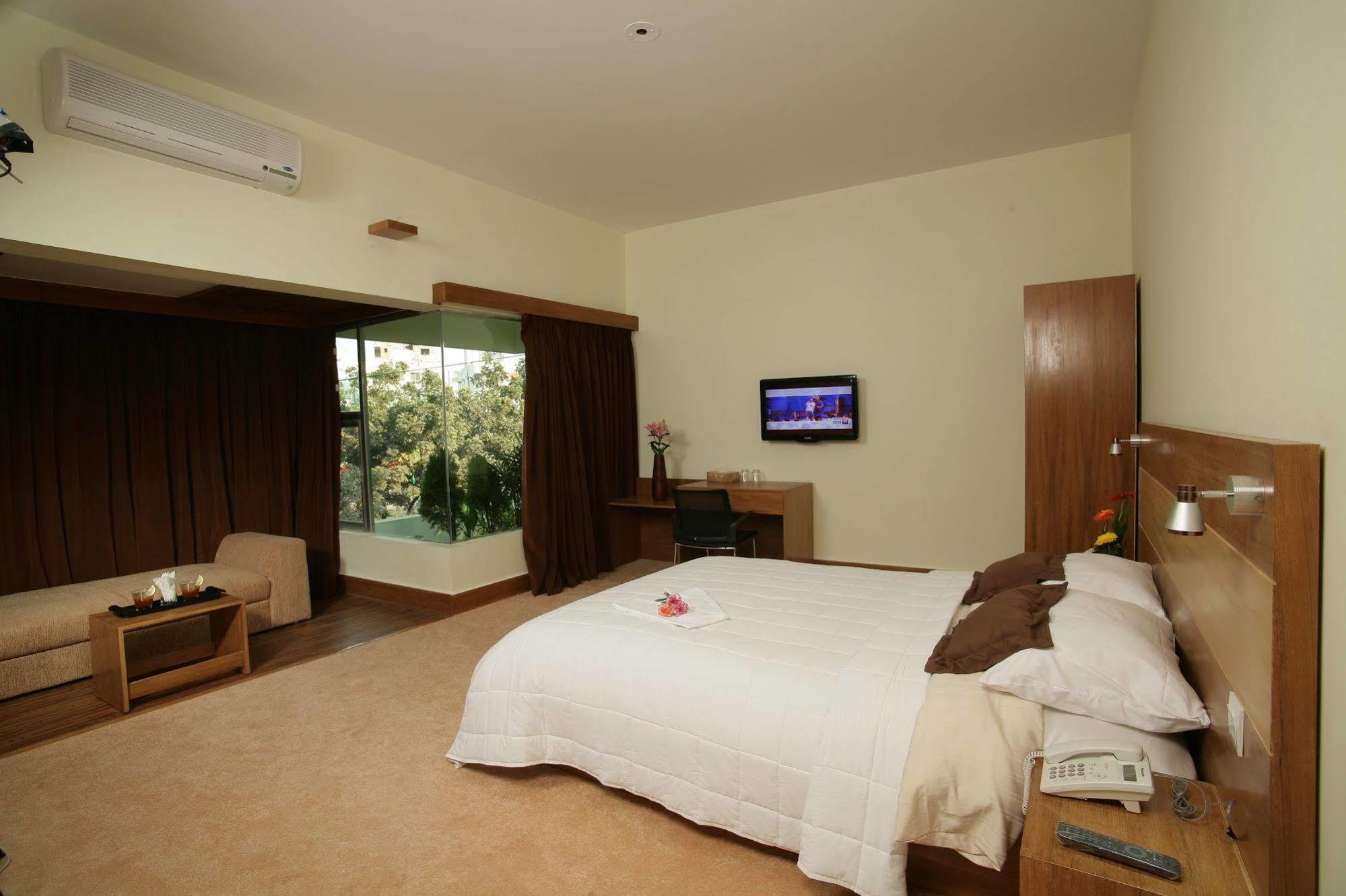 דאהקה Richmond Hotel & Suites מראה חיצוני תמונה