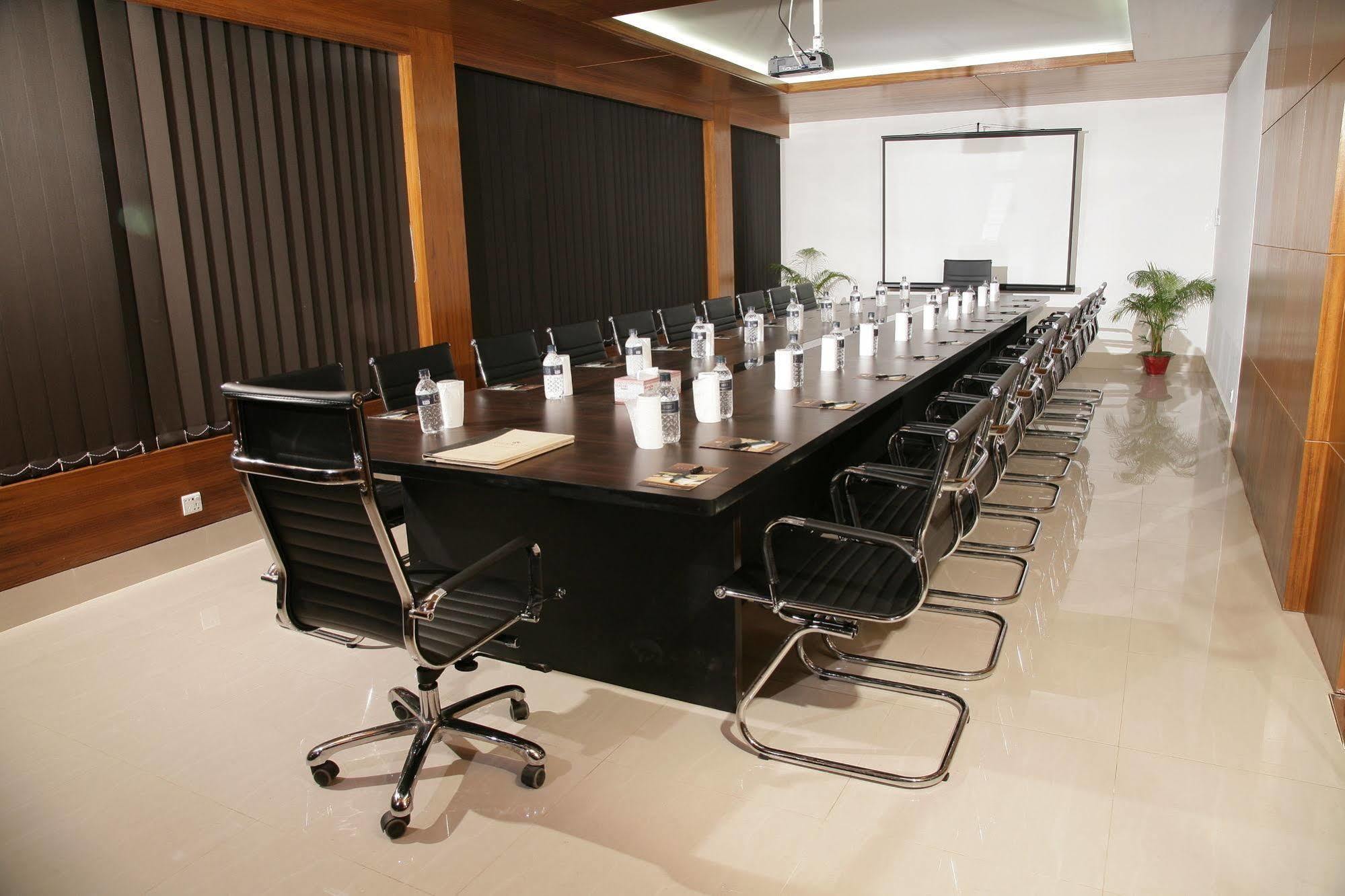 דאהקה Richmond Hotel & Suites מראה חיצוני תמונה