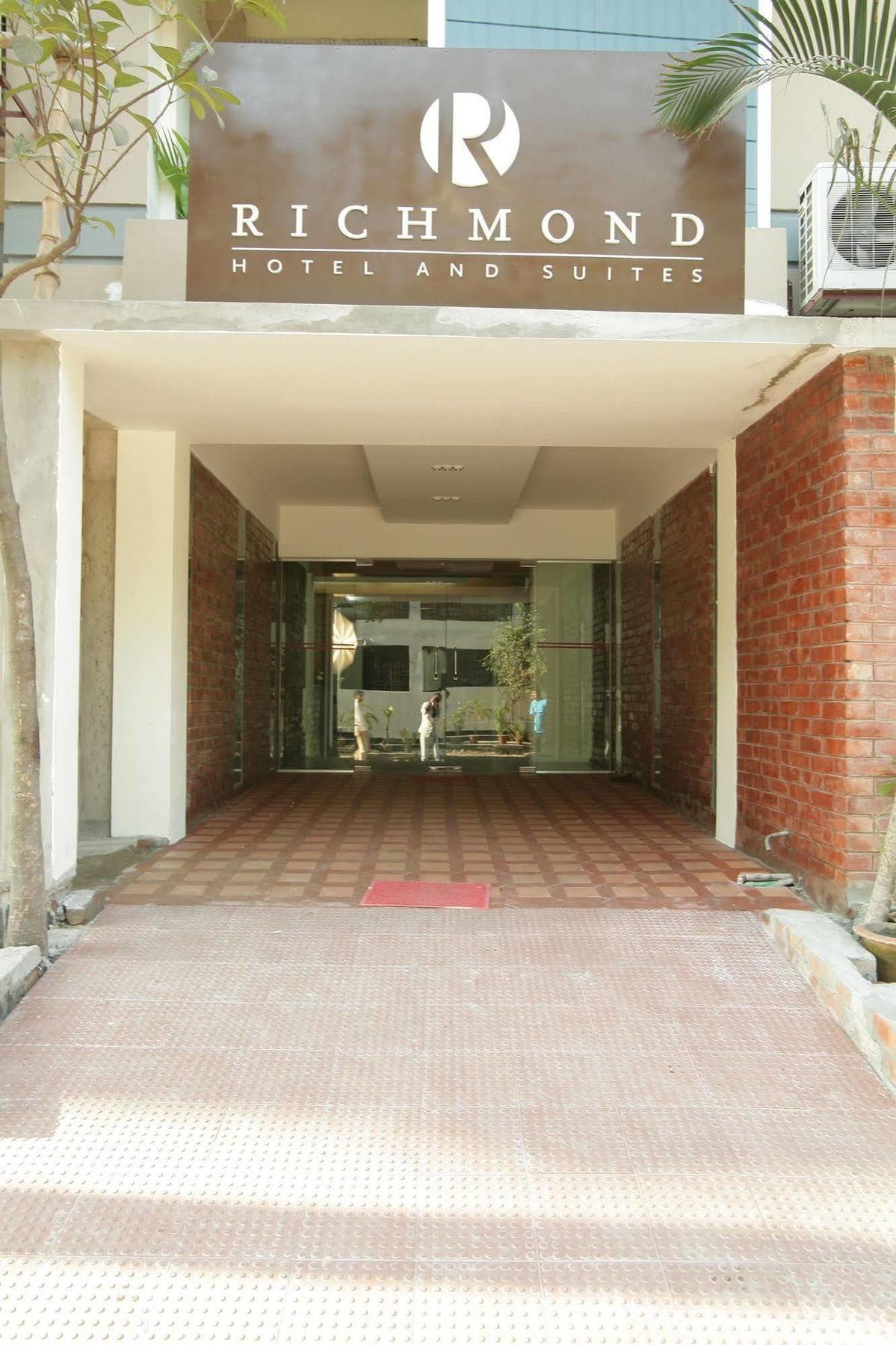 דאהקה Richmond Hotel & Suites מראה חיצוני תמונה