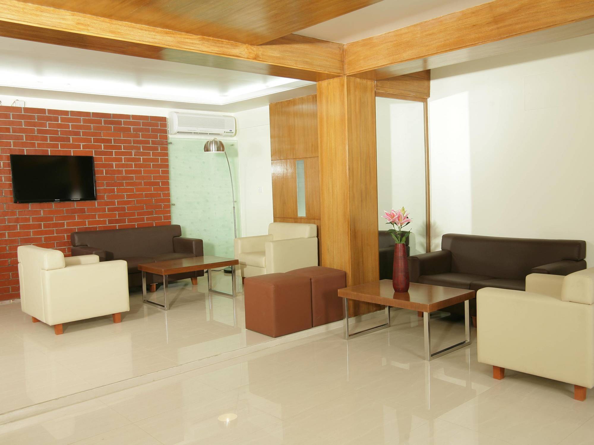 דאהקה Richmond Hotel & Suites מראה חיצוני תמונה
